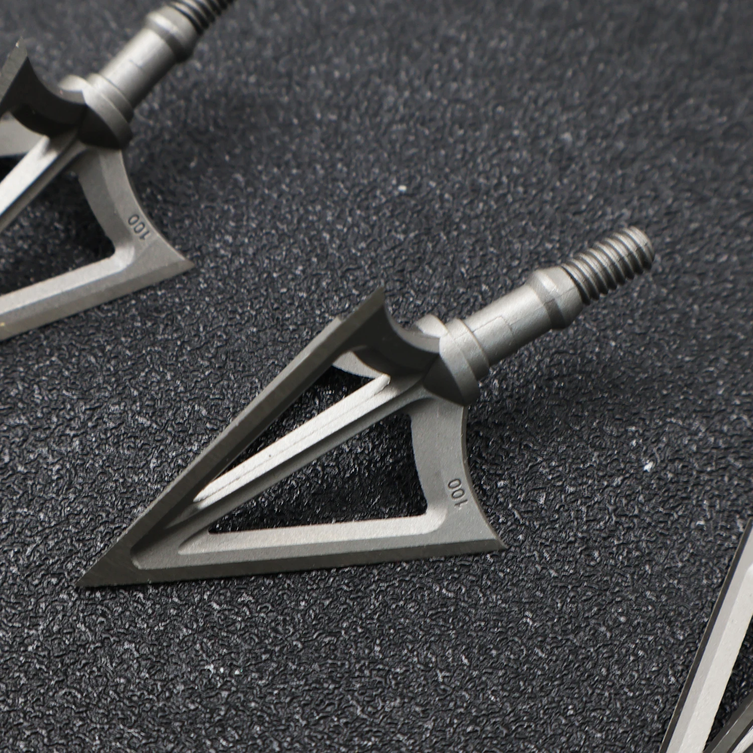 Broadheads 100 Grain 3 Blade Hunting - One Piece 3 Blade Fixed Broadhead